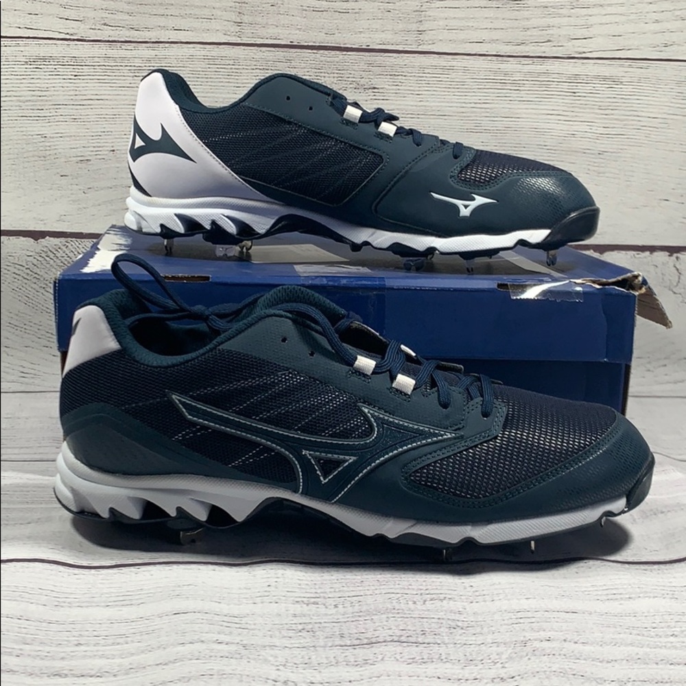 Men’s Sz 14 Mizuno Baseball Cleats NWB